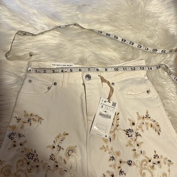 - Zara the western skirt white denim floral bead design fringe hem NEW w… - Picture 9 of 10